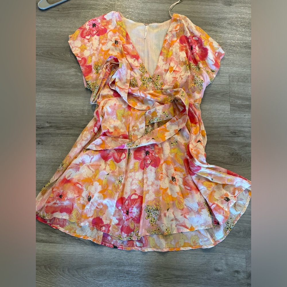 Beautiful floral free people dress, never worn!